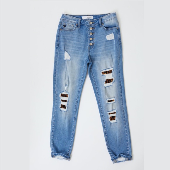 KanCan Women High Rise Blue Light Wash Distressed Leopard Patches Jeans size 27 - Picture 2 of 10